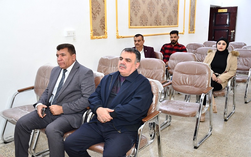 The course on how to develop oneself continues for the second day in a row in the conference hall