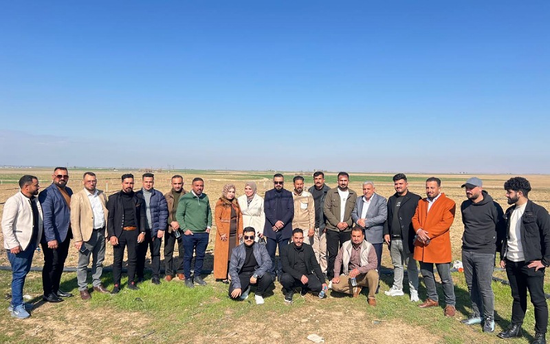 طلبة المرحلة الثالثة في الدراسة المسائية يشاركون في سفرة علمية حول أنظمة الري والطاقة الشمسية