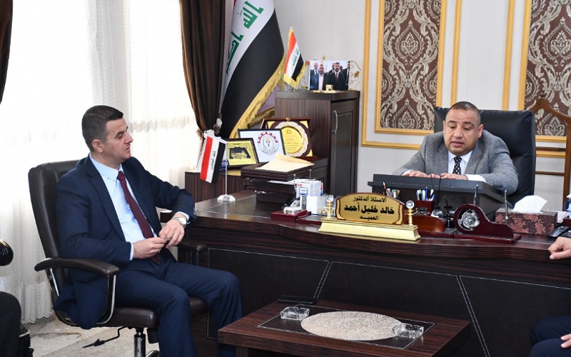 عميد كلية النباتات الطبية والصناعية يستقبل معاون العميد الجديد للشؤون الإدارية