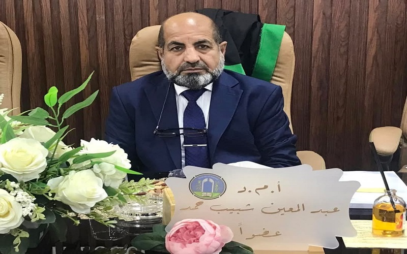 تدريسي من كلية النباتات الطبية والصناعية يشارك في مناقشة رسالة ماجستير بجامعة بغداد