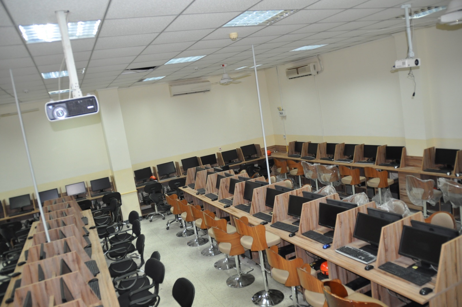 تهيئة وتوسيع المختبر