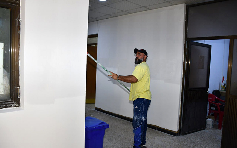 كلية الإدارة والاقتصاد تواصل أعمال الصيانة والتأهيل لتوفير بيئة تعليمية مميزة