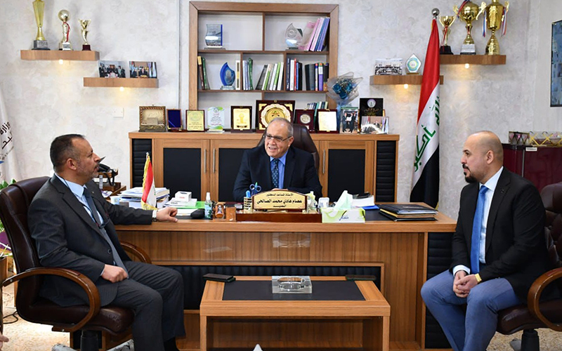 زيارة تفقدية من قبل معاون رئيس الجامعة للشؤون العلمية لمتابعة سير العملية التعليمية في كلية الإدارة والاقتصاد