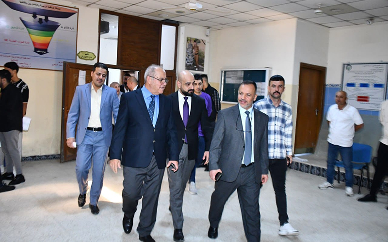 زيارة تفقدية من قبل معاون رئيس الجامعة للشؤون العلمية لمتابعة سير العملية التعليمية في كلية الإدارة والاقتصاد