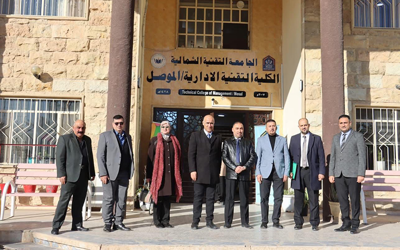 مشاركة تدريسي في الكلية مع اللجنة الوزارية بأستحداث دراسات عليا