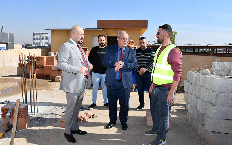 عميد كلية الإدارة والاقتصاد يتفقد الأبنية ويؤكد على سرعة إنجاز القاعات الدراسية