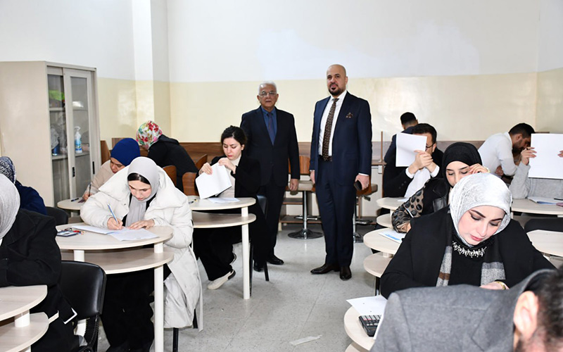 المعاون العلمي يتفقد سير امتحانات الدراسات العليا