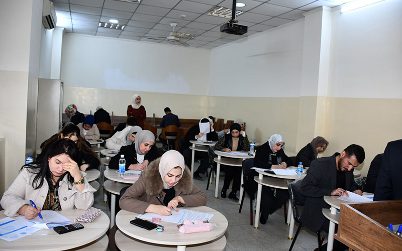 المعاون العلمي يتفقد سير امتحانات الدراسات العليا