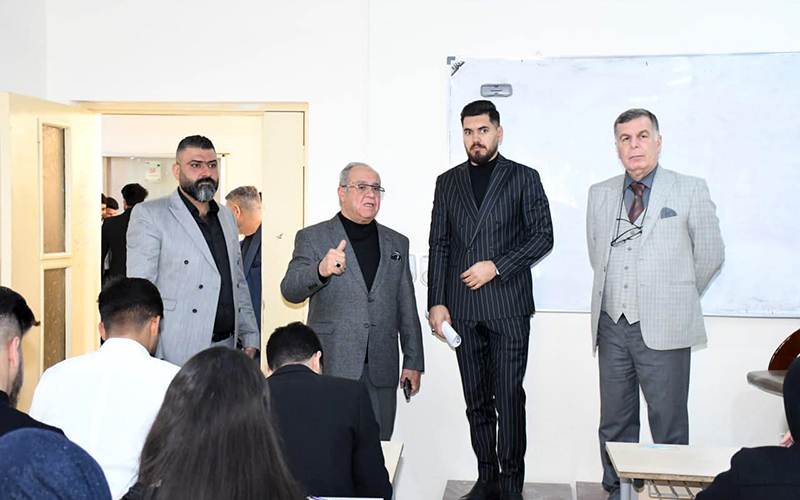 زيارة تفقدية من قبل عميد الكلية للقاعات الامتحانية لطلبة المرحلة الاولى