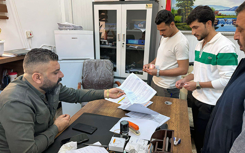 في إطار دعم وزارة التعليم العالي والبحث العلمي توزيع منحة مالية للطلبة