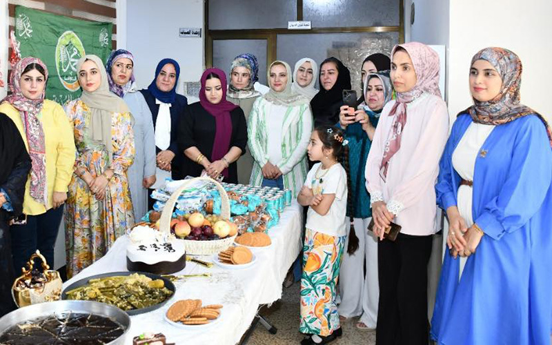 كلية الإدارة والاقتصاد تنظم مأدبة جماعية بمناسبة المولد النبوي الشريف