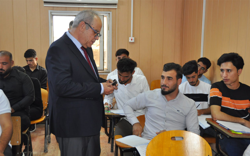 جانب من الامتحانات النهائية في كليه الإدارة والاقتصاد جامعة كركوك للعام الدراسي 2023/2024 في يومها الثاني