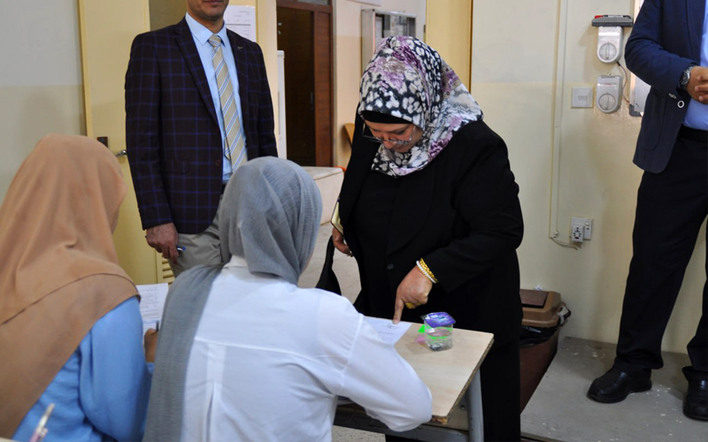 زيارة اللجنة الامتحانية المركزية لكلية الادارة والاقتصاد