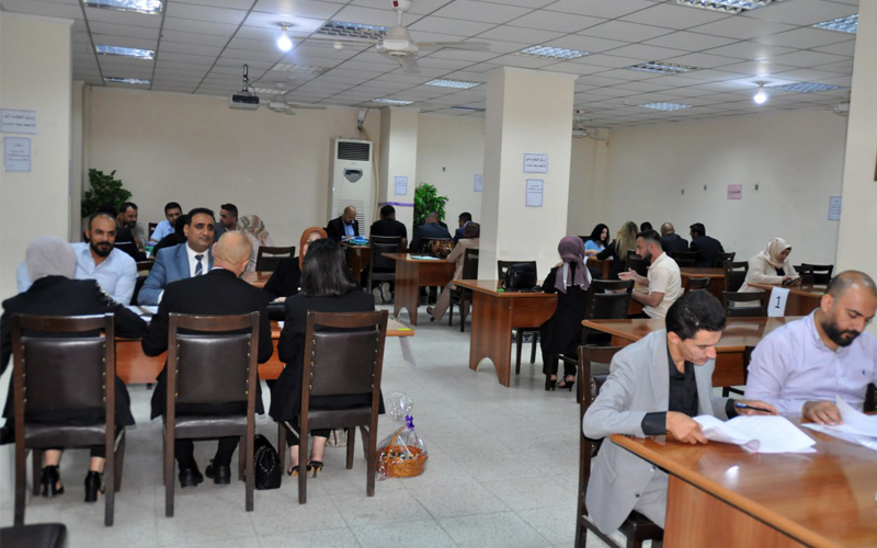 مناقشة بحوث التخرج لخريجي قسم ادارة الاعمال