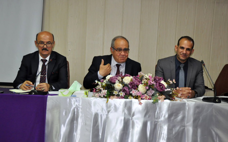 اجتماع عمادة الكلية مع الكادر التدريسي لمناقشة التجهيزات لأستقبال الامتحانات النهائية