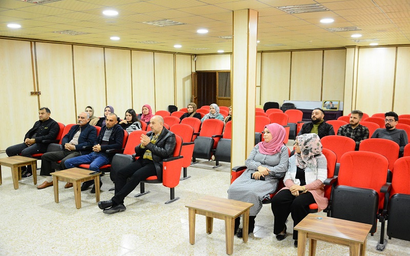 The Scientific Assistant and Director of Scientific Affairs meet with the division and its affiliated units.