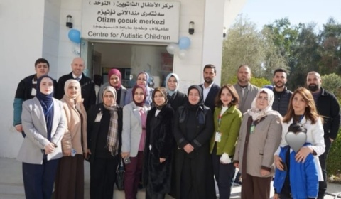 دعما للمصابين بالتوحد.. جامعة كركوك تنظّم زيارة تطوعية إلى مستشفى الاطفال