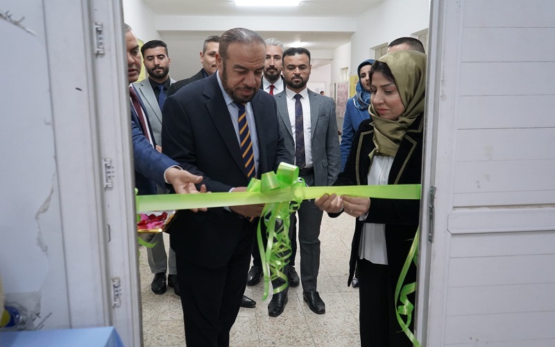 ضمن بوابة خدمة المجتمع..   مدير قسم شؤون الأقسام الداخلية تدعم التظاهرة الفنية "أيادي تبدع" في كركوك