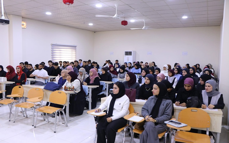 كلية الصيدلة تنظم محاضرة عن الذكاء الاصطناعي المتقدم في الرعاية الصحية