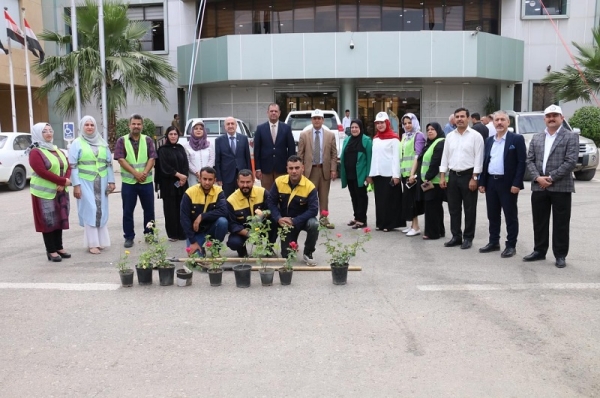 دعماً لديمومة ربيع الجامعة .. جامعة كركوك تنظم حملة لزراعة الورود مختلفة الاشكال في اروقتها