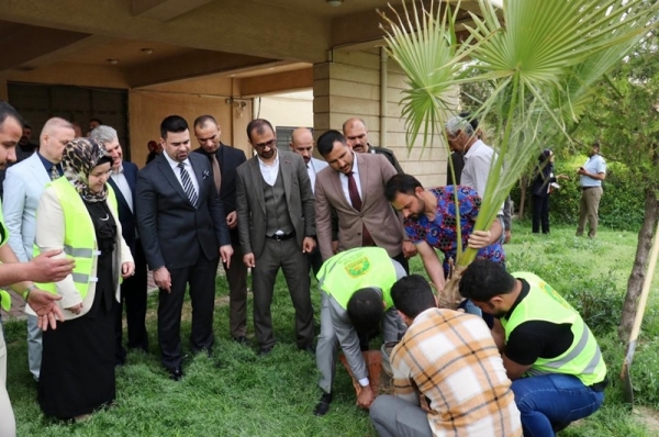 في إطار الحملة الوطنية للتشجير .. جامعة كركوك تشهد أكبر حملة تشجير منذ تأسيسها