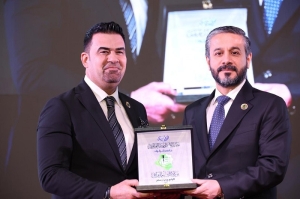 بمناسبة يوم الأكاديمي العراقي.. وزير التعليم العالي والبحث العلمي يكرم رئيس جامعة كركوك