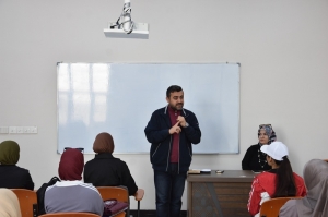 كلية التربية البدنية تنظم ورشة عمل عن دور إعداد المدربين في مجال الصحة والسلامة
