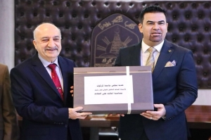 تقديراً واعتزازاً .. رئيس جامعة كركوك يكرم عميد كلية الصيدلة لاحالته على التقاعد
