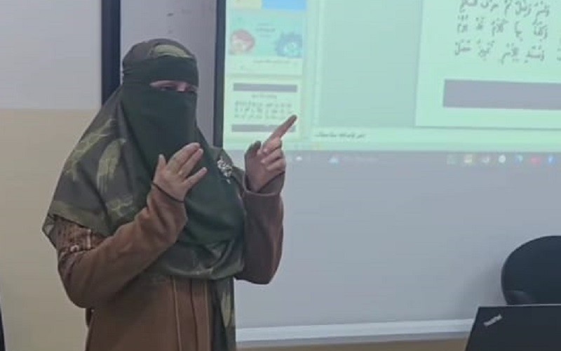 ورشة علمية في كلية ...