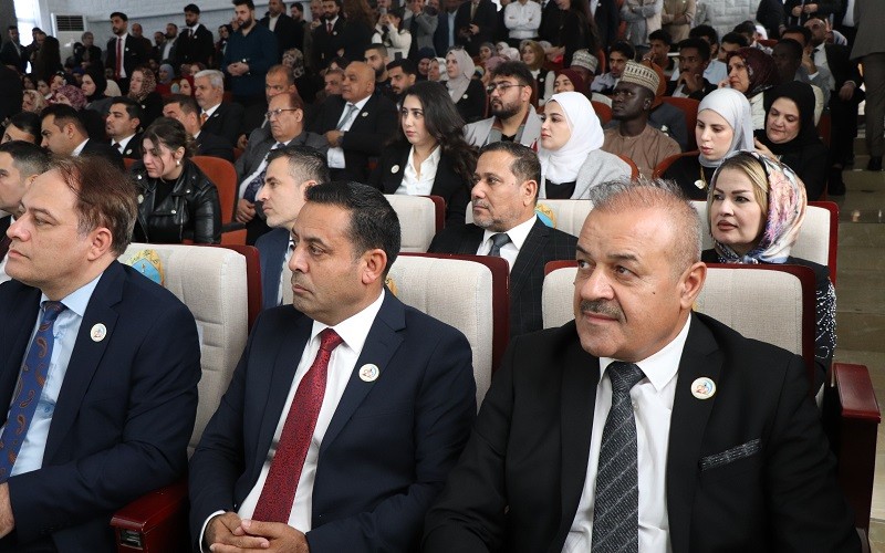 كلية الآداب تشارك ...