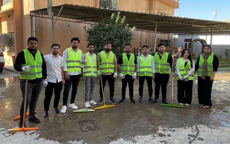 حملة طلابية لتنظيف ...