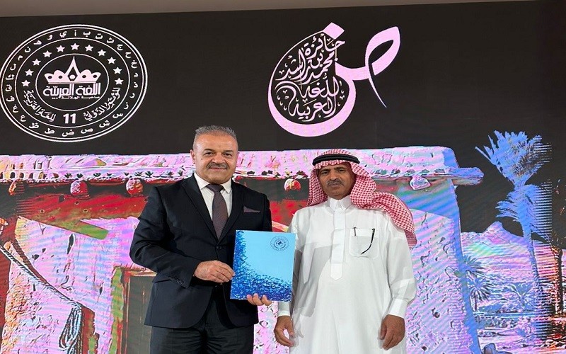 عميد كلية الآداب يفوز ...