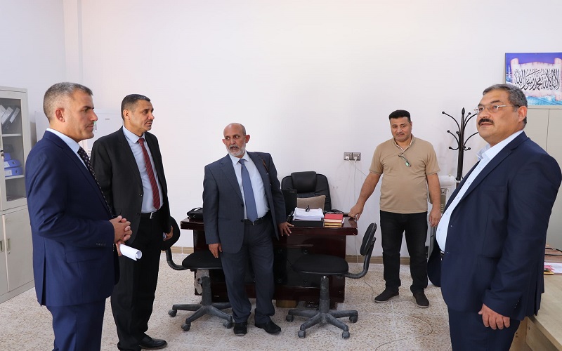 لجنة وزارية تزور كلية الآداب لتقييم واقعها العلمي والأكاديمي