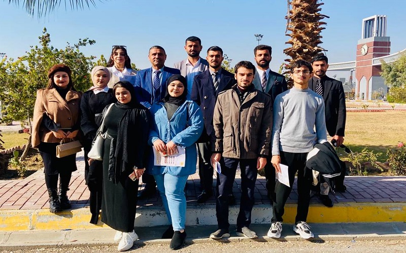 كلية الآداب تشارك بمؤتمر سفراء الشباب