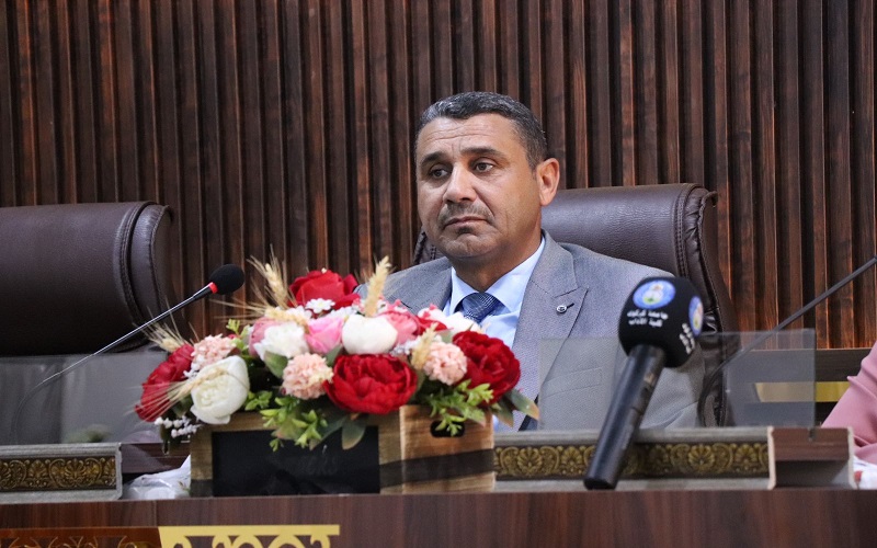 كلية الآداب تختتم الدورة التدريبية عن آلية عمل اللجان الامتحانية