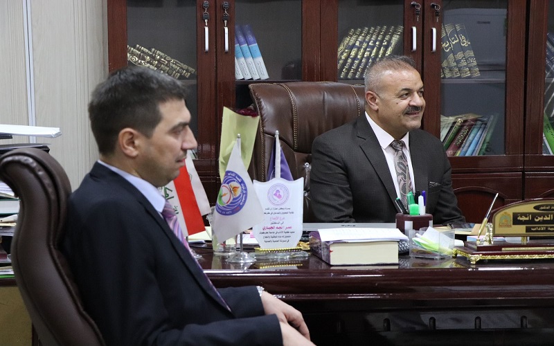 كلية الآداب تستقبل لجنة وزارية لاستحداث كلية الاعلام