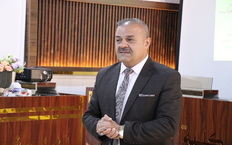 عميد كلية الآداب يؤكد أهمية إسهام المرأة بالعمل الدبلوماسي