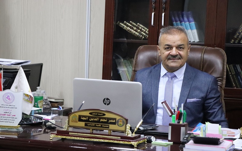 عميد كلية الآداب يشارك بندوة علمية عن صياغة مجتمعات التعلم المهنية