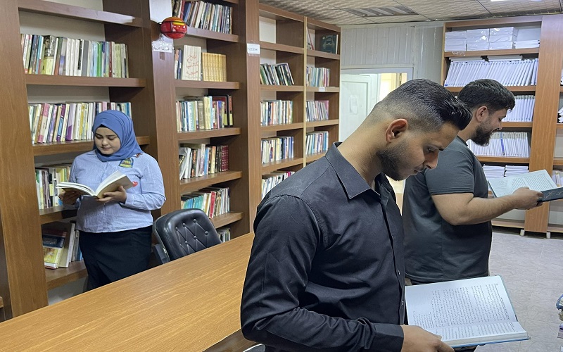 اقبال على مكتبة كلية الآداب تزامناً مع حلول الامتحانات