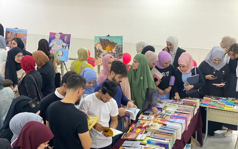 افتتحت كلية التربية الأساسية وبحضور الوفد الوزاري معرضًا للاعمال اليدوية