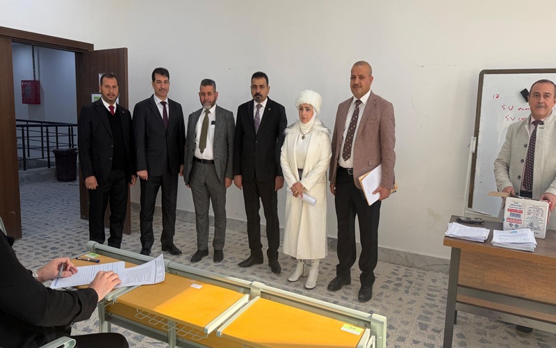 زيارة لجنة علمية من رئاسة ...