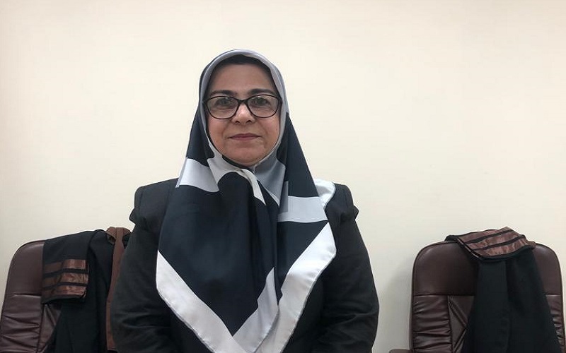 تدریسية من كلیة التربیة للعلوم الإنسانیة ترأس لجنة مناقشة رسالة ماجستير في جامعة كویة