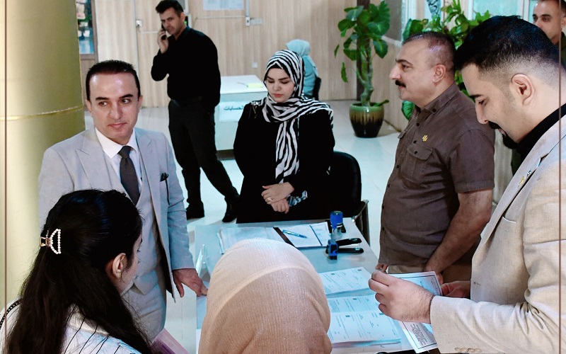  السيد عميد الكلية يتفقد سير معاملات لجنة تسجيل طلبة القبول المركزي
