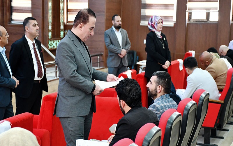 طلبة الدراسات العليا تبداء يومها الامتحاني الاول لنهاية الكورس الاول