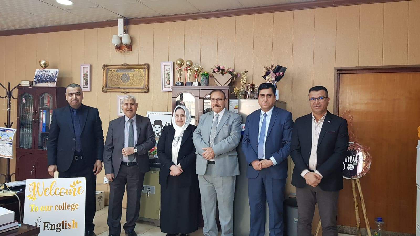 قسم اللغة الإنكليزية يستقبل اللجنة العلمية في جامعة الكتاب الاهلية