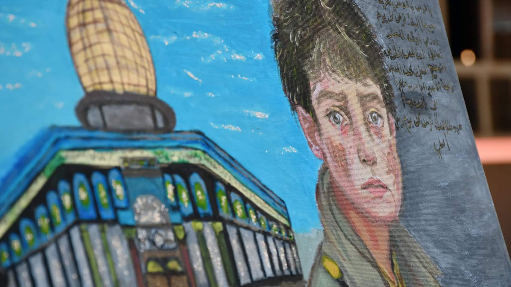 في لوحاتٍ مفعمة بألوان عكست حقيقة المرأة الفلسطينية وتأثيرها الملهم على العالم