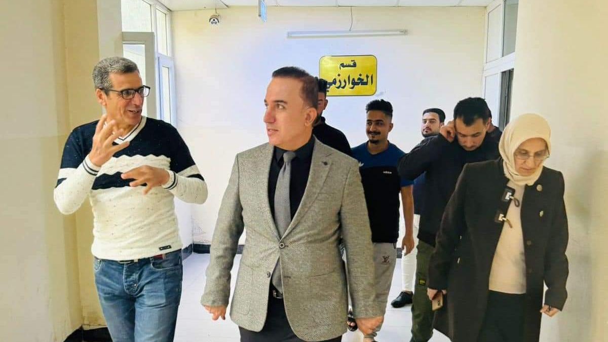 عميد كلية التربية للعلوم الإنسانية يزور الأقسام الداخلية