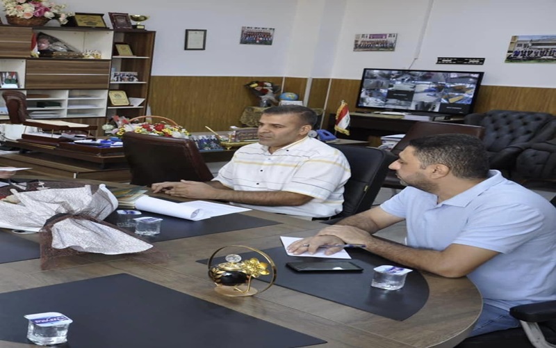 Consulting office meeting 3