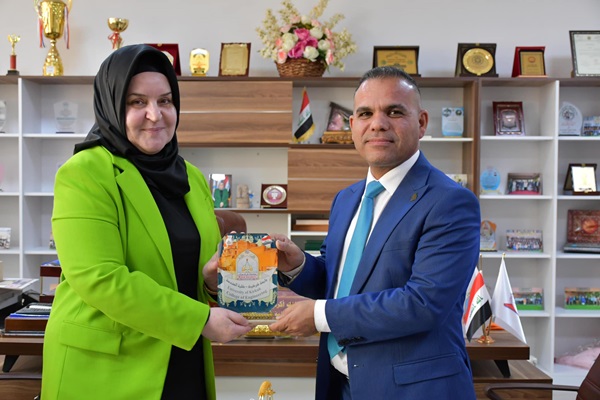 تكريم الأستاذ المساعد الدكتور ماجد حسين حمد من قبل السيدة عميد كلية الهندسة