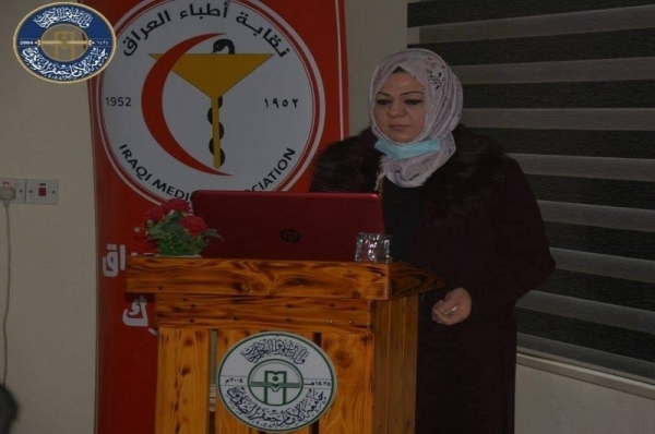 An instructor at the College of Veterinary Medicine lectures at a scientific symposium on the COVID-19 pandemic at Imam Jaafar Al-Sadiq University (PBUH)